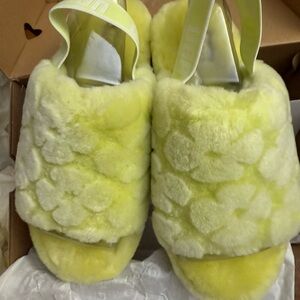 Ugg fluff slide poppy new size 7